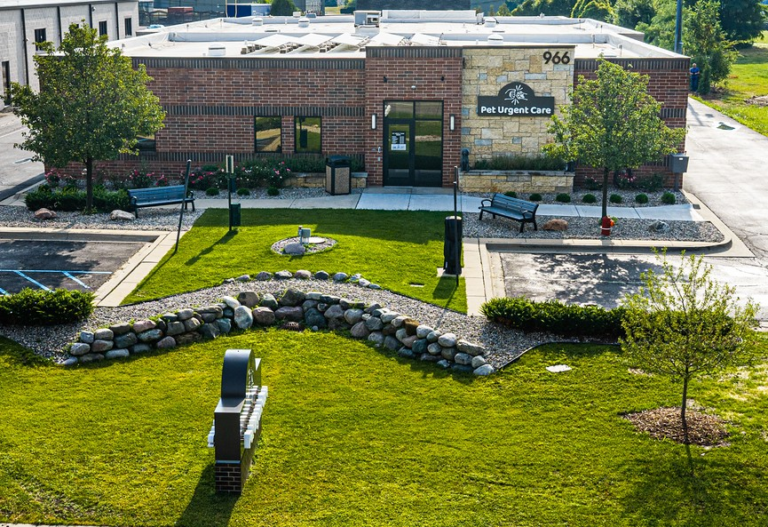 Pet Urgent Care Troy building on Livernois Road